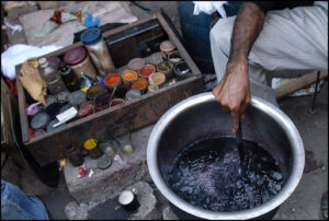 Dyers at the bazar | Bikaner, India 2010